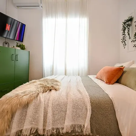 Dream In The Old Town: Bright & Comfy Studio Apartment *