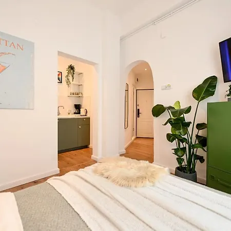 Dream In The Old Town: Bright & Comfy Studio Bucharest
