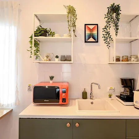 Dream In The Old Town: Bright & Comfy Studio Apartment *