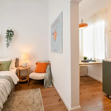 Dream In The Old Town: Bright & Comfy Studio Apartment Bucharest