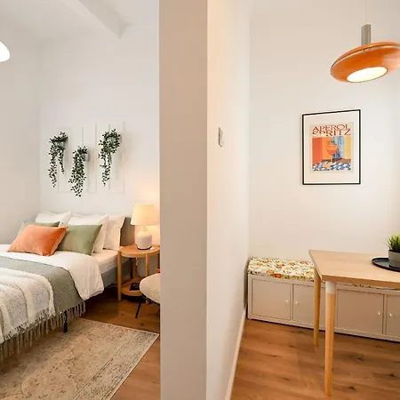 Dream In The Old Town: Bright & Comfy Studio 부쿠레슈티