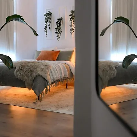Dream In The Old Town: Bright & Comfy Studio * Bucharest